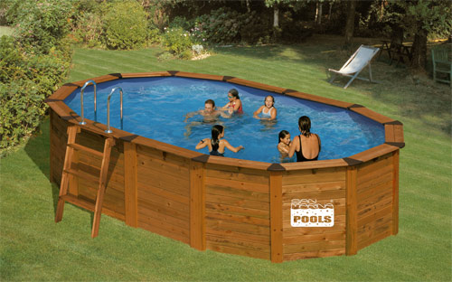 Nature pool ovale island en situation