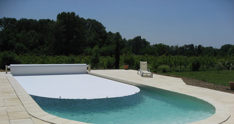 Volet automatique hors sol pour piscine SAFETY ROLL Volet automatique hors sol pour piscine SAFETY ROLL