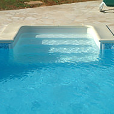 Escalier acrylique Red Pool Carré Tempo Escalier acrylique Red Pool Carré Tempo