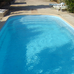 Piscine coque polyester PAROS Piscine coque polyester PAROS