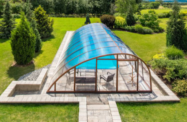 Abri de piscine forme oblique Windy Abri de piscine forme oblique Windy