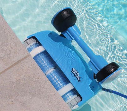 Nettoyage ligne d'eau : Robot Dolphin Nauty TC de Maytronics Nettoyage ligne d'eau : Robot Dolphin Nauty TC de Maytronics