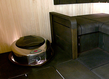 Poêle Harvia Forte intégré au banc du sauna Poêle Harvia Forte intégré au banc du sauna