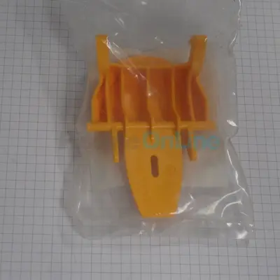 Loquet de verrouillage couvercle (Jaune) robot Zodiac Vortex - Cover latch grip (yellow) - PMS2010 (R0638702)