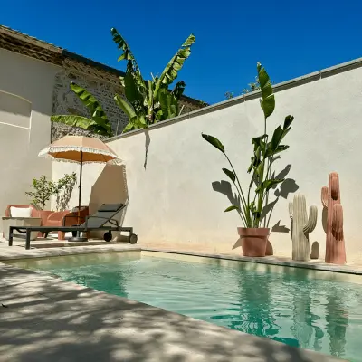 Piscine coque polyester SANA 4,30 x 2,30m hauteur 1,50m