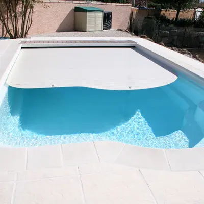 Coque piscine TITANIA avec option volet immergé