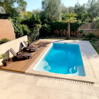 Piscine coque polyester ILENA 7,00 x 3,50m hauteur 1,50m fond plat sans filtration (PISDEONLI)