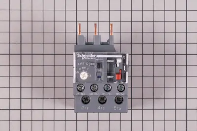 Relai thermique différentielle Schneider type LRE12 (5,5A à 8A)
