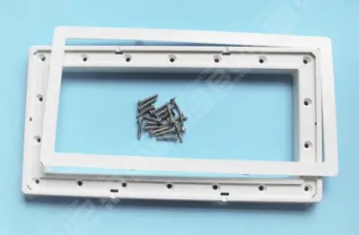 Bride SK GM Liner Préfab + enjoliveur + vis Parker 5,5x32mm - skimmer 06470