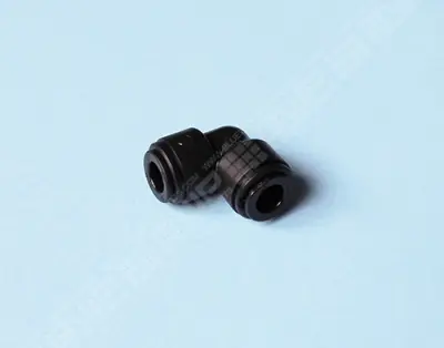 Equerre égale acétal pour tube de 8 mm