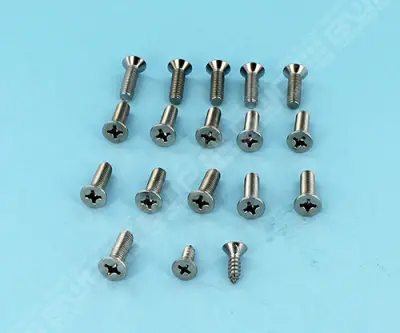 Kit de vis (x18) complet pour niche Liner
