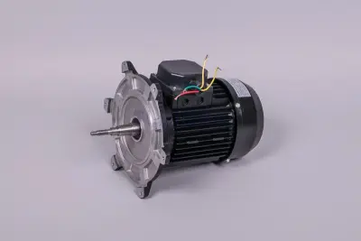 Moteur 1,5 CV Tri