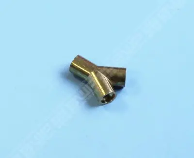 Raccord "Y" M-10 femelle
