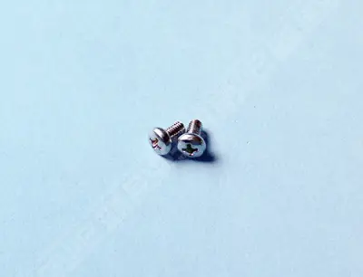 Vis M3x5 mm de fixation platine inférieure