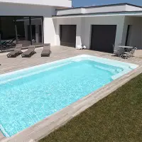 Coque piscine XENA 8,60m x 4,50m x 1,60mH fond plat