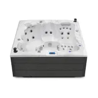 Spa 5 places Montreal - White Marble