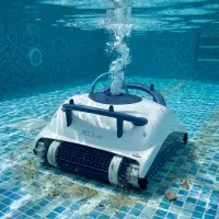 Robot Dolphin Pool Up nettoie le fond du bassin