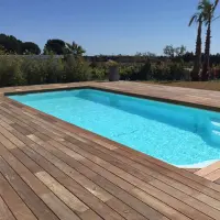 Piscine coque ESTINA 9,60m x 4m x 1,50m fond plat