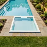 Plage à débordement Okéanos