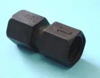 Raccord injection F/F pièce noire PP 3/8