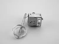 Thermostat de contrôle pour réchauffeur