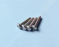 Vis M4x20 mm de fixation du capot (coffret et capot inférieur)
