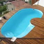 5 astuces pour nettoyer une piscine coque