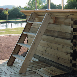 Escalier en bois exotique pour piscine hors sol bois Gardipool Escalier en bois exotique pour piscine hors sol bois Gardipool