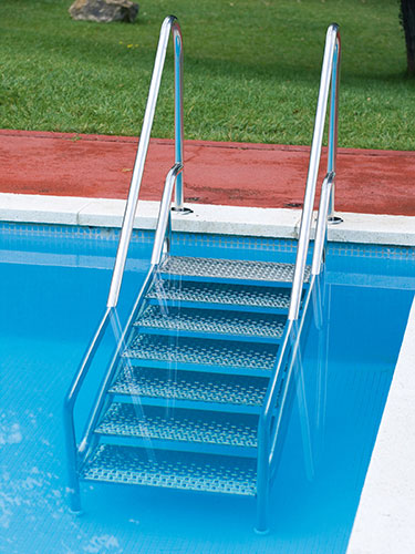 Escalier inoxydable piscine