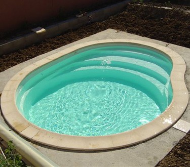 Piscine coque polyester AMORGOS Piscine coque polyester AMORGOS