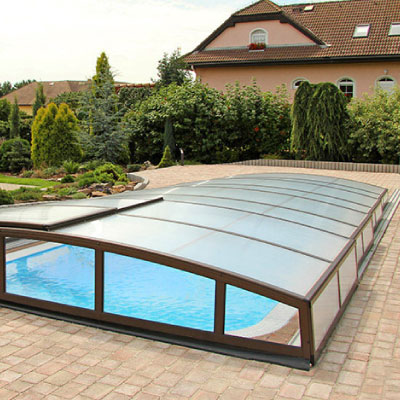 abri de piscine bas Majestic Parois polycarbonate alvéolaire