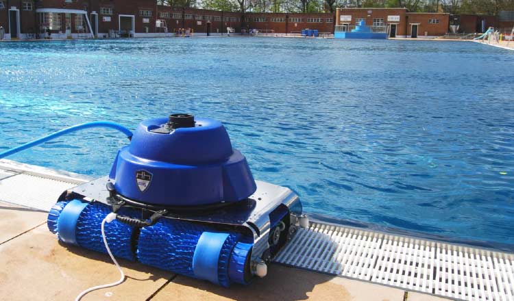 robot Murena 73M pour piscine publique
