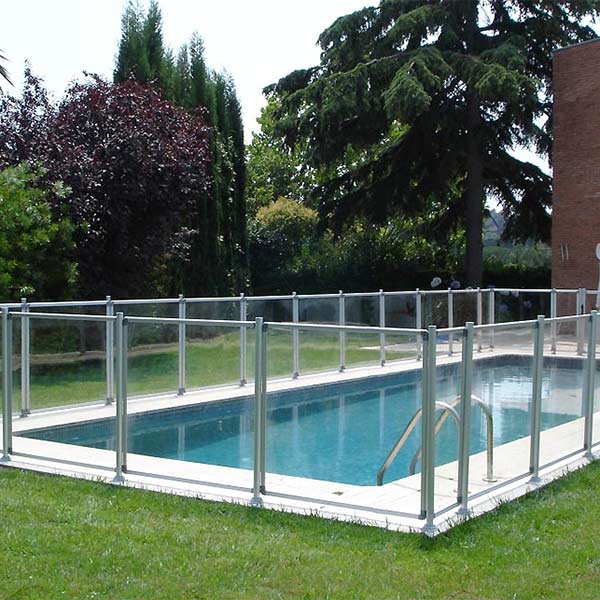 Clôture en alu pour piscine