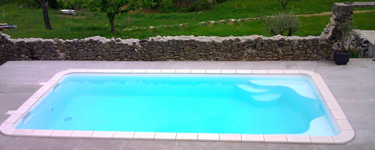 Piscine coque polyester PETRA Piscine coque polyester PETRA