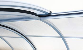 Porte coulissante pour abri piscine silhouette Porte coulissante pour abri piscine silhouette