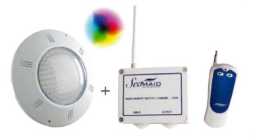 Projecteur plat à visser Seamaid Eclairage couleur 11 couleurs fixes et 5 programmes, avec en option Projecteur plat à visser Seamaid Eclairage couleur 11 couleurs fixes et 5 programmes, avec en option