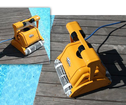 Le robot de piscine Dolphin Dynamic Pro X2 est conçu pour nettoyer les piscines privées
