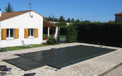 Couverture de sécurité à barres safety cover Couverture de sécurité à barres safety cover