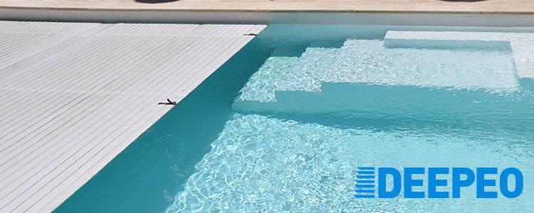 Volet immergé pour piscine DEEPEO avec lames grises Volet immergé pour piscine DEEPEO avec lames grises