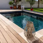 Quelle piscine coque choisir ? Comparatif, prix et conseils